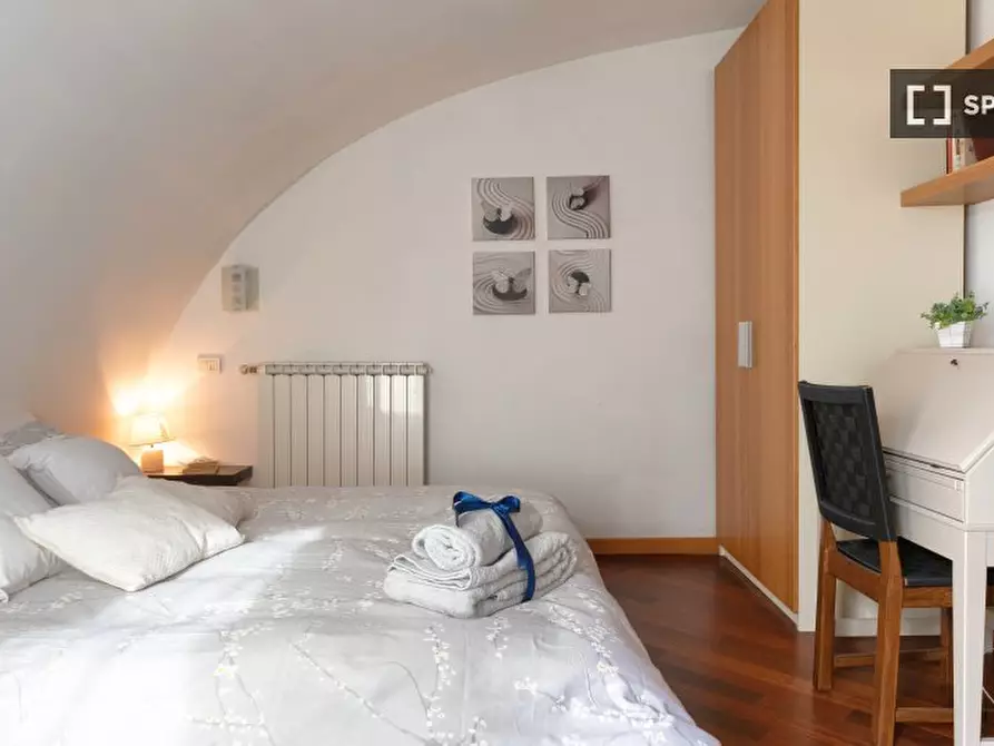 Immagine 14 di Appartamento in affitto  in Via Ippolito Rosellini a Firenze