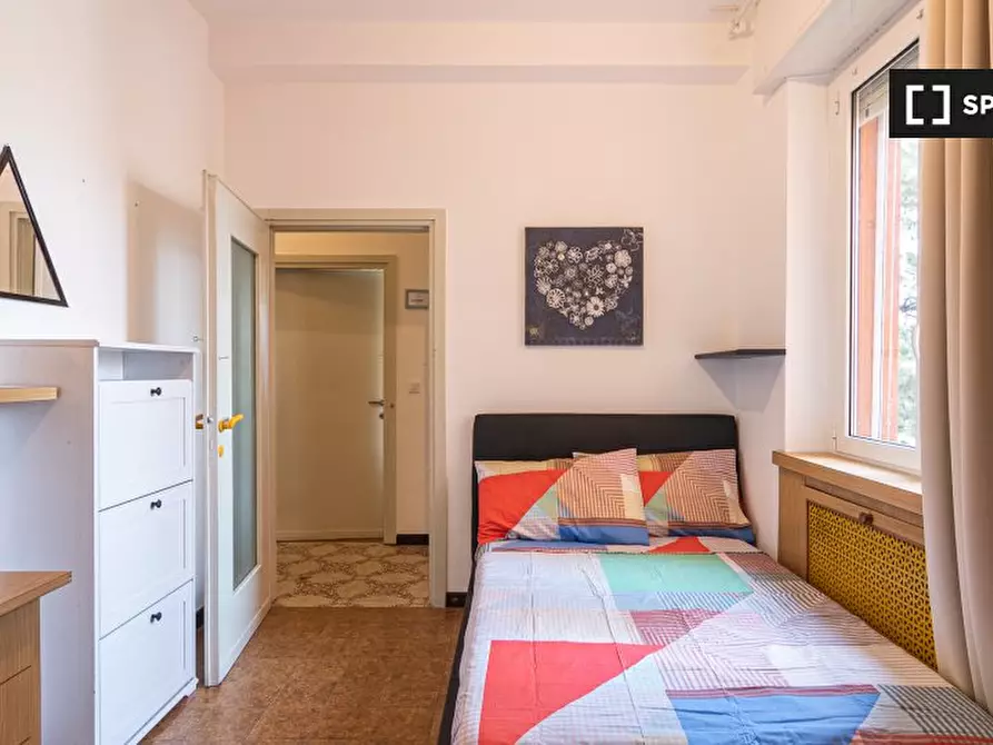 Immagine 4 di Camera condivisa in affitto  in Viale Ungheria a Milano