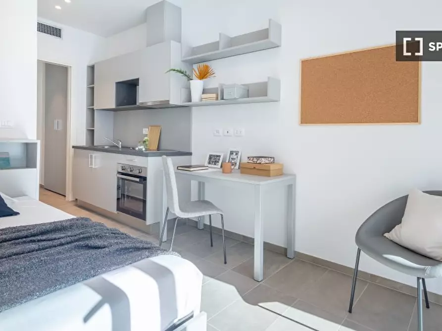 Immagine 2 di Ufficio in affitto  in Viale della Toscana a Firenze