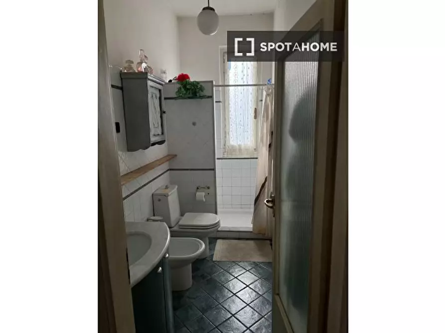 Immagine 11 di Camera condivisa in affitto  in Via del Lasca a Firenze