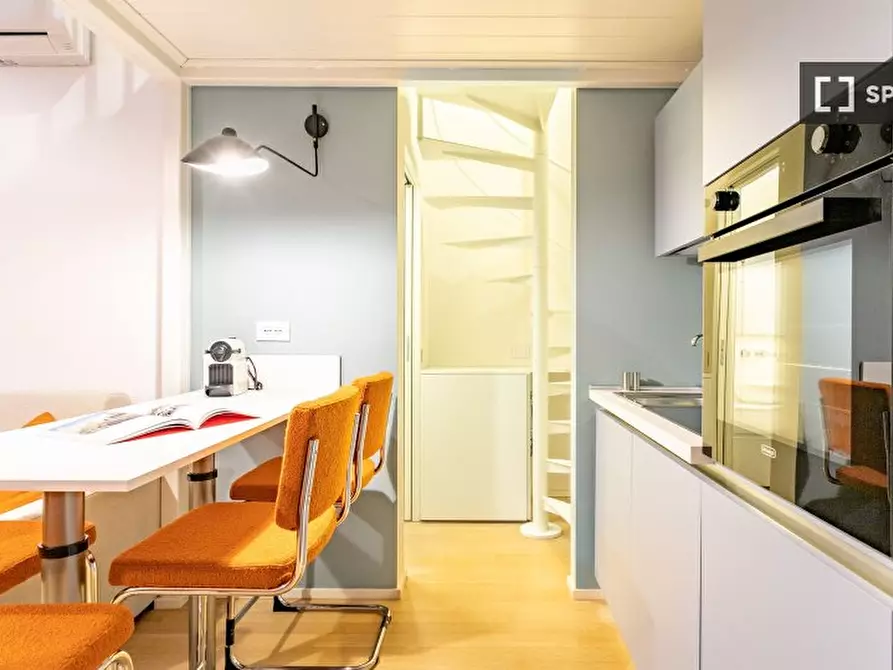 Immagine 5 di Ufficio in affitto  in Via Borromei a Milano