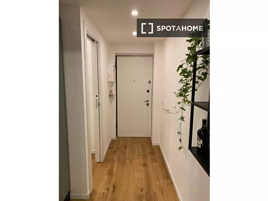 Immagine 1 di Ufficio in affitto  in Viale Cassala a Milano