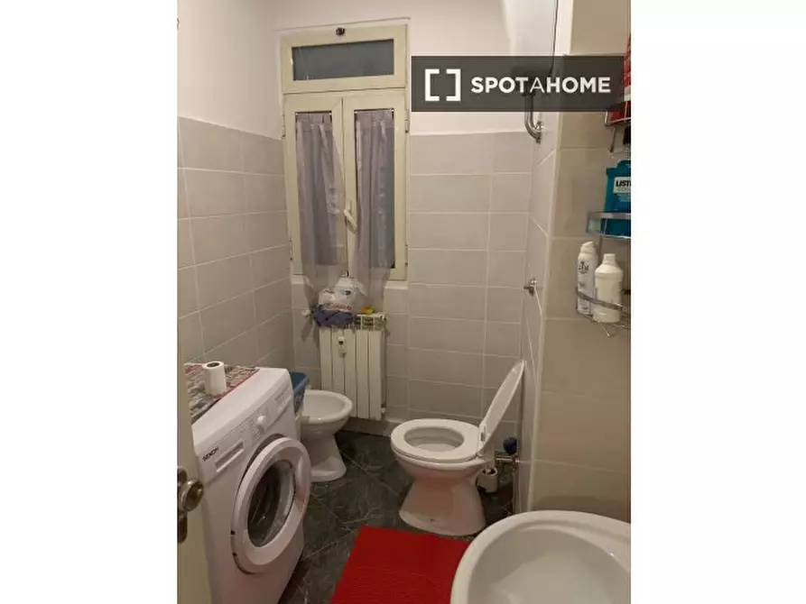 Immagine 7 di Camera condivisa in affitto  in Via di S. Romano a Roma