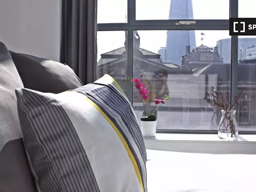 Immagine 7 di Appartamento in affitto  in St Mary at Hill a 