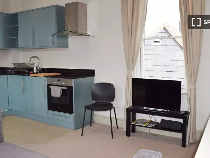 Immagine 3 di Appartamento in affitto  in Galena Road a Hammersmith