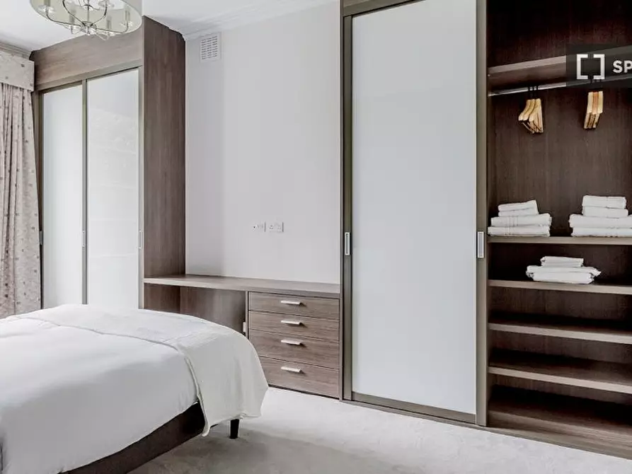Immagine 13 di Appartamento in affitto  in Elgin Cres a Kensington