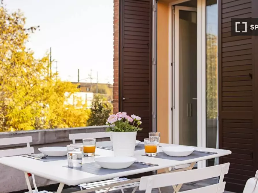 Immagine 3 di Appartamento in affitto  in Via Giuseppe Massarenti a Bologna