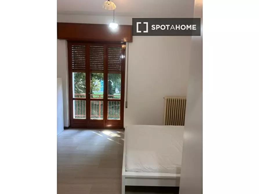 Immagine 9 di Camera condivisa in affitto  in del Risorgimento/a a Brescia