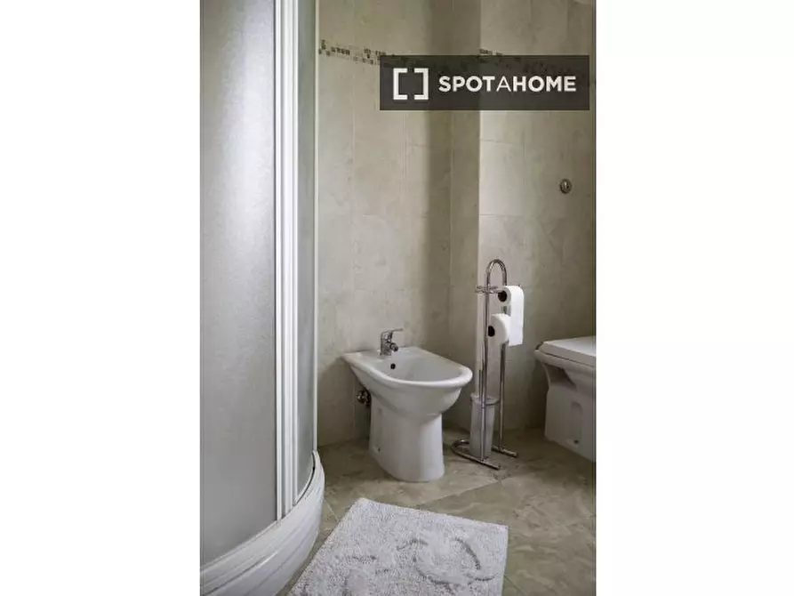 Immagine 5 di Camera condivisa in affitto  in Via Amos Cassioli a Firenze