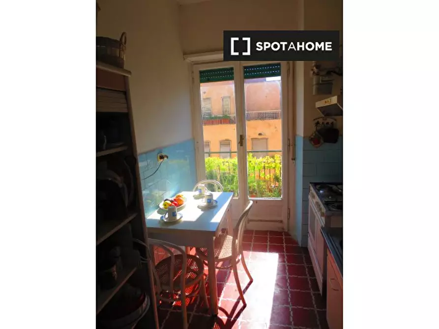 Immagine 7 di Camera condivisa in affitto  in Via Appiano a Roma