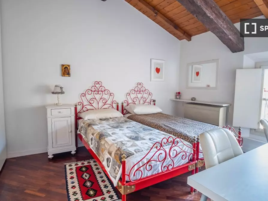 Immagine 19 di Appartamento in affitto  in Via Giuseppe Massarenti a Bologna