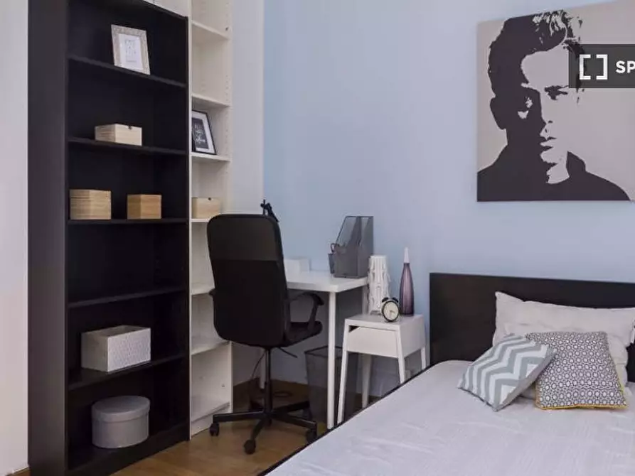 Immagine 4 di Camera condivisa in affitto  in Via Volterra a Milano