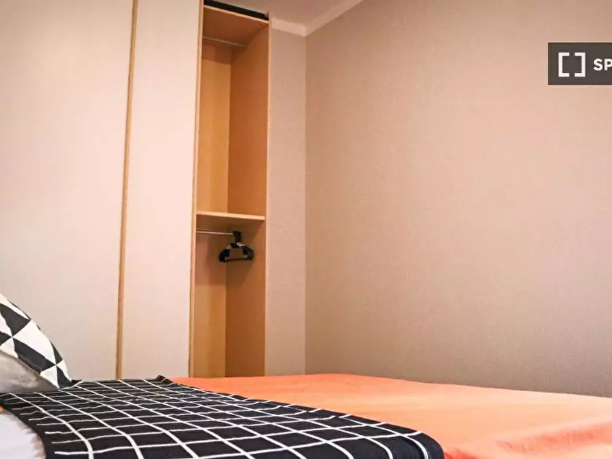 Immagine 4 di Camera condivisa in affitto  in Via tigellio a Cagliari