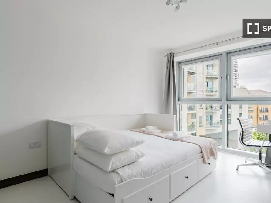 Immagine 16 di Appartamento in affitto  in Bridges Court Road a Wandsworth