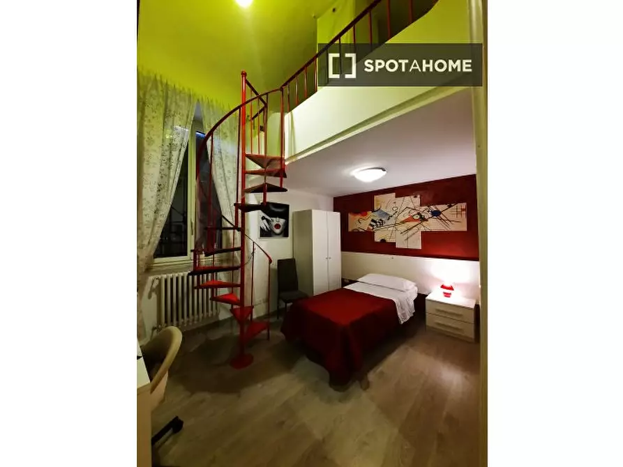 Immagine 9 di Camera condivisa in affitto  in Via Gaeta a Roma