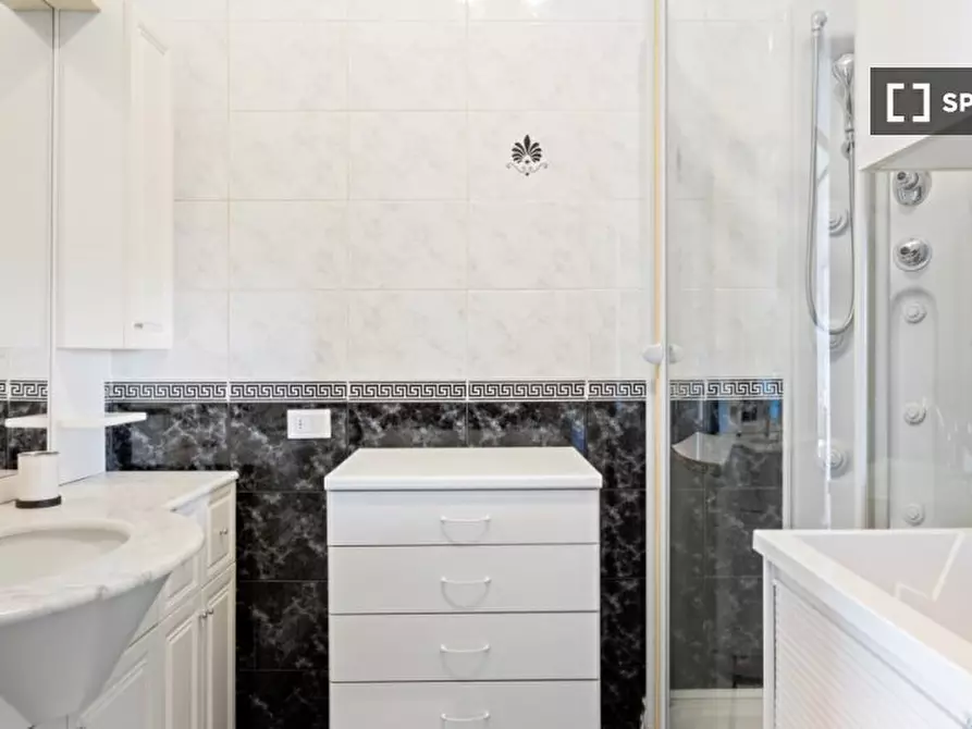 Immagine 5 di Camera condivisa in affitto  in Via Ronchi a Milano