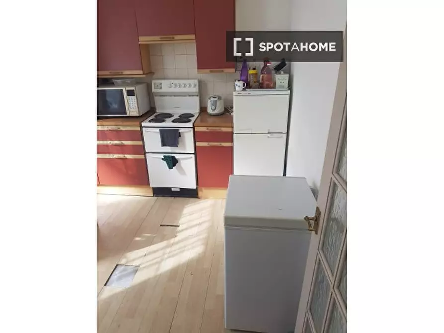 Immagine 6 di Camera condivisa in affitto  in A Homesdale Rd a Bromley