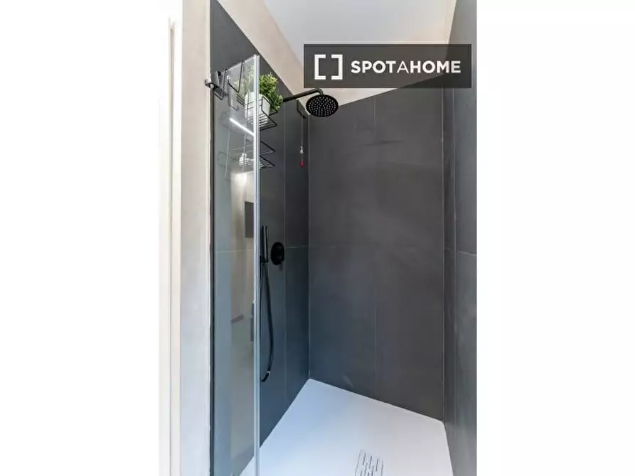 Immagine 7 di Camera condivisa in affitto  in Via Faenza a Firenze