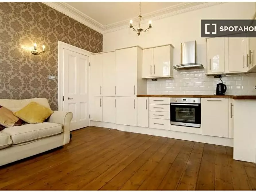 Immagine 3 di Appartamento in affitto  in Chiswick High Road a Hounslow