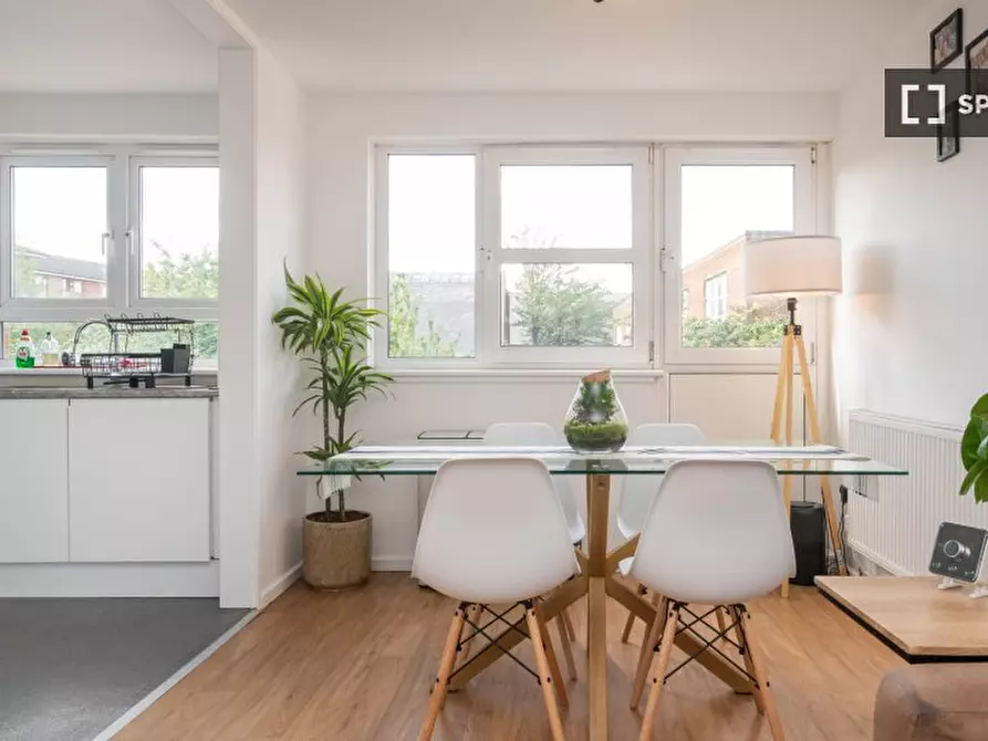 Immagine 5 di Appartamento in affitto  in Vulcan Way a Islington