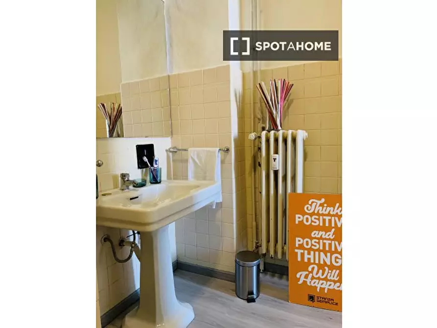 Immagine 13 di Camera condivisa in affitto  in Corso Re Umberto n. a Torino