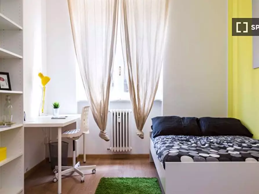 Immagine 2 di Camera condivisa in affitto  in Via Dei Mandorli Milan a Buccinasco