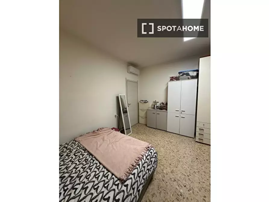 Immagine 3 di Camera condivisa in affitto  in Via Guglielmo Rontgen a Milano