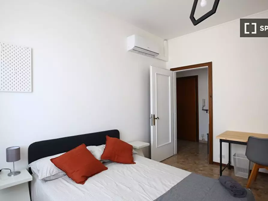 Immagine 3 di Camera condivisa in affitto  in Via Lodovico Pavoni a Milano