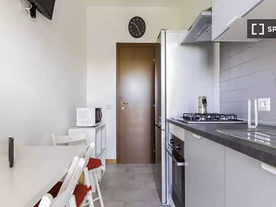 Immagine 12 di Camera condivisa in affitto  in Via Fiume delle Perle a Roma