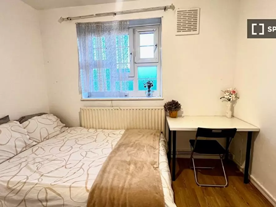Immagine 2 di Camera condivisa in affitto  in Shandy St a Poplar