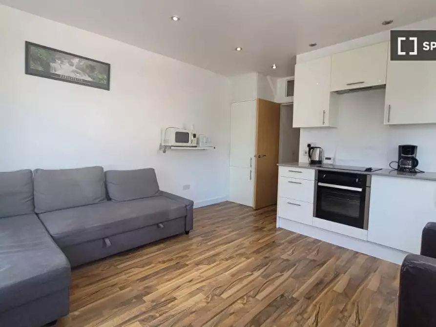 Immagine 9 di Appartamento in affitto  in A Bacon Street a Poplar