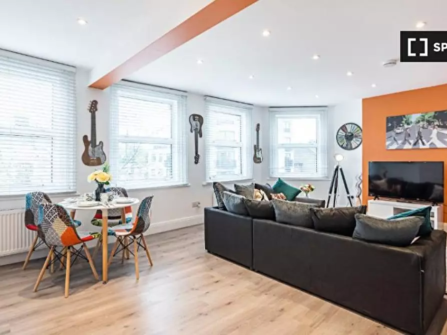 Immagine 5 di Appartamento in affitto  in Kilburn High Rd a Camden Town