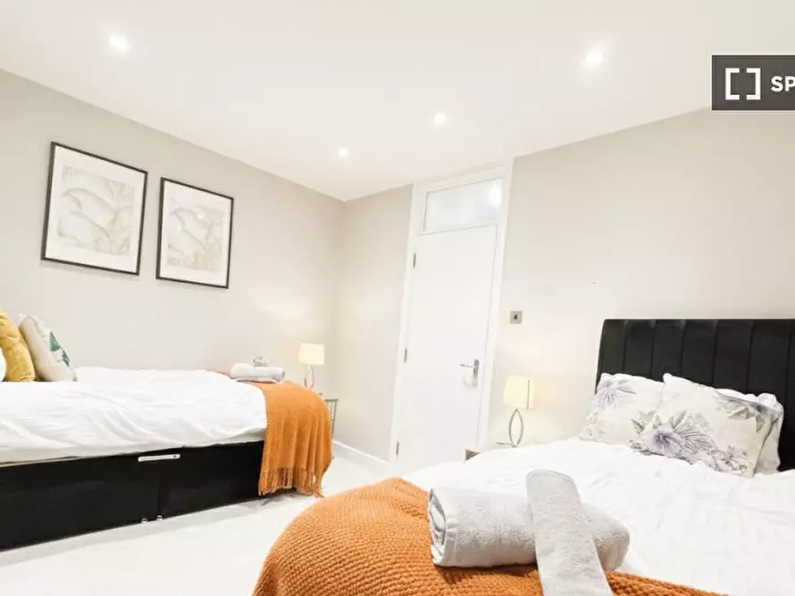 Immagine 9 di Appartamento in affitto  in Harvist Rd a Camden Town