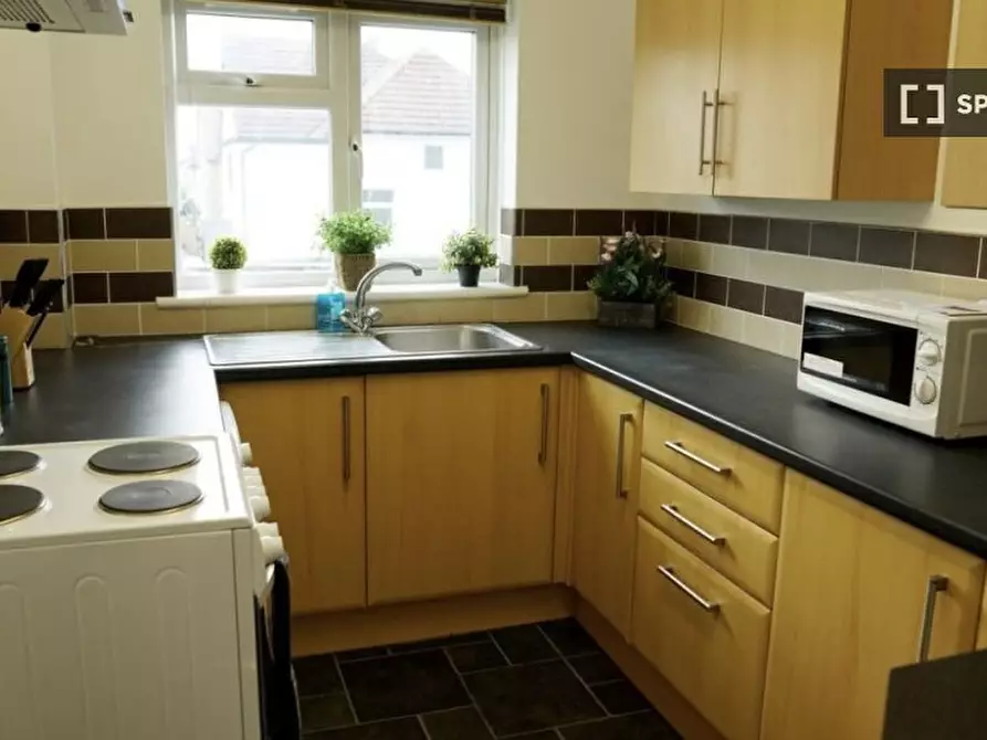 Immagine 6 di Appartamento in affitto  in Percy Ave a Staines