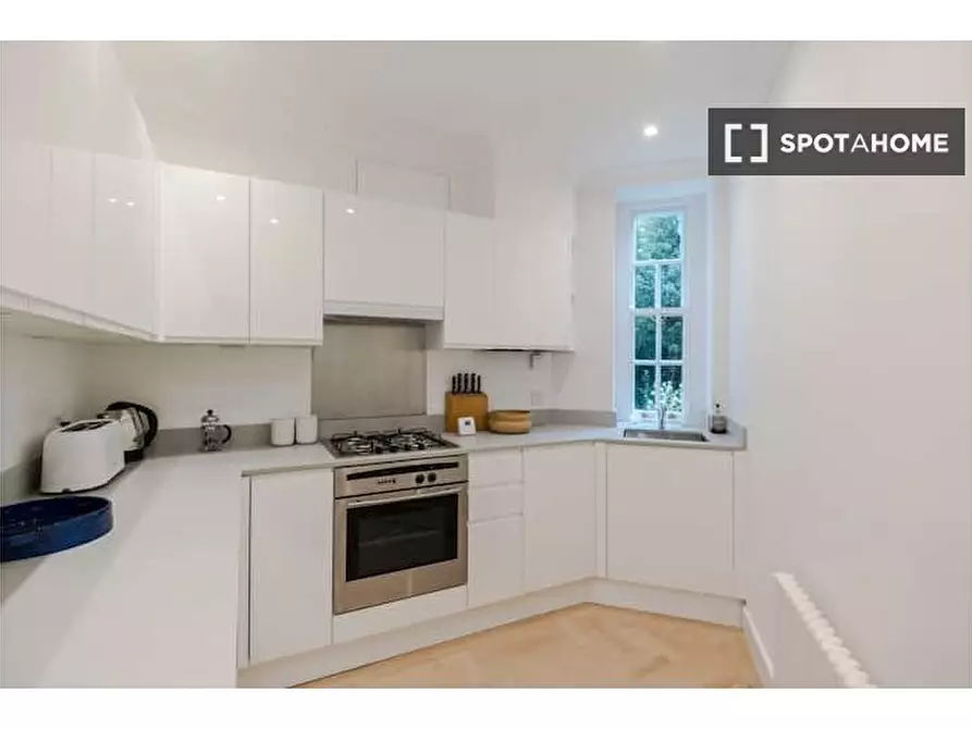 Immagine 2 di Appartamento in affitto  in Mallord St a Kensington