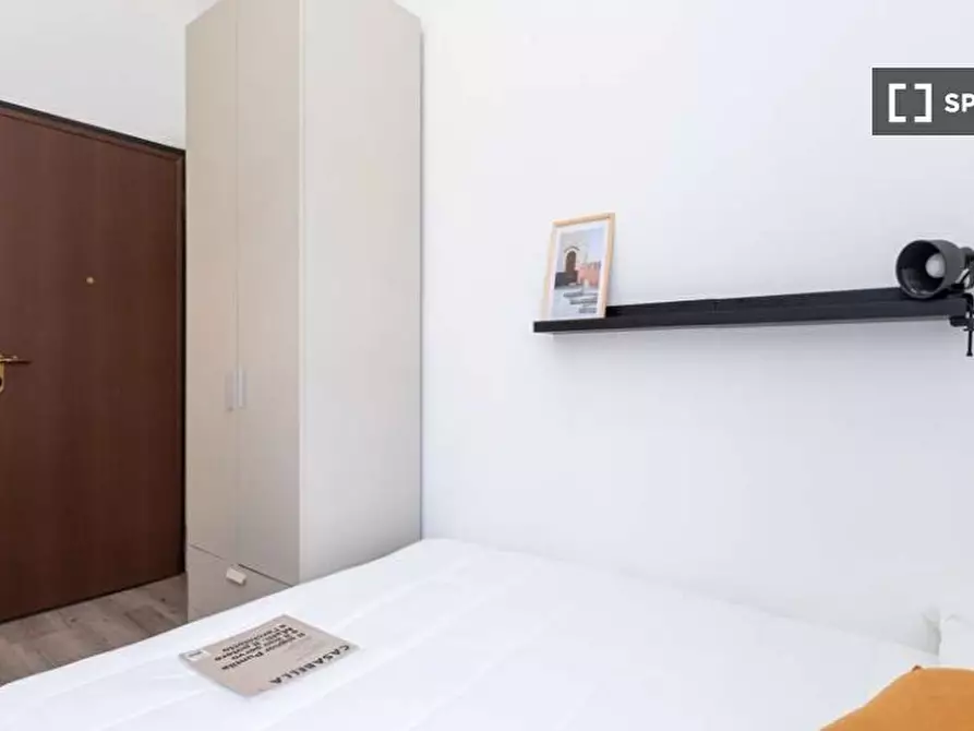 Immagine 3 di Camera condivisa in affitto  in Via Col di Lana a Milano