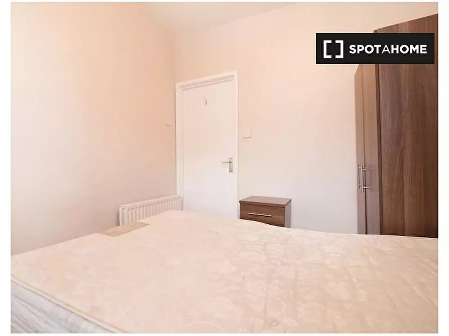 Immagine 3 di Appartamento in affitto  in Stoke Newington Rd, London N16 7XN, UK a Hackney