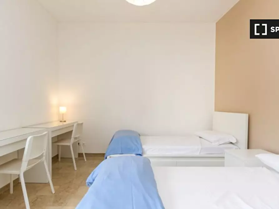 Immagine 2 di Camera condivisa in affitto  in Via Maniago a Milano