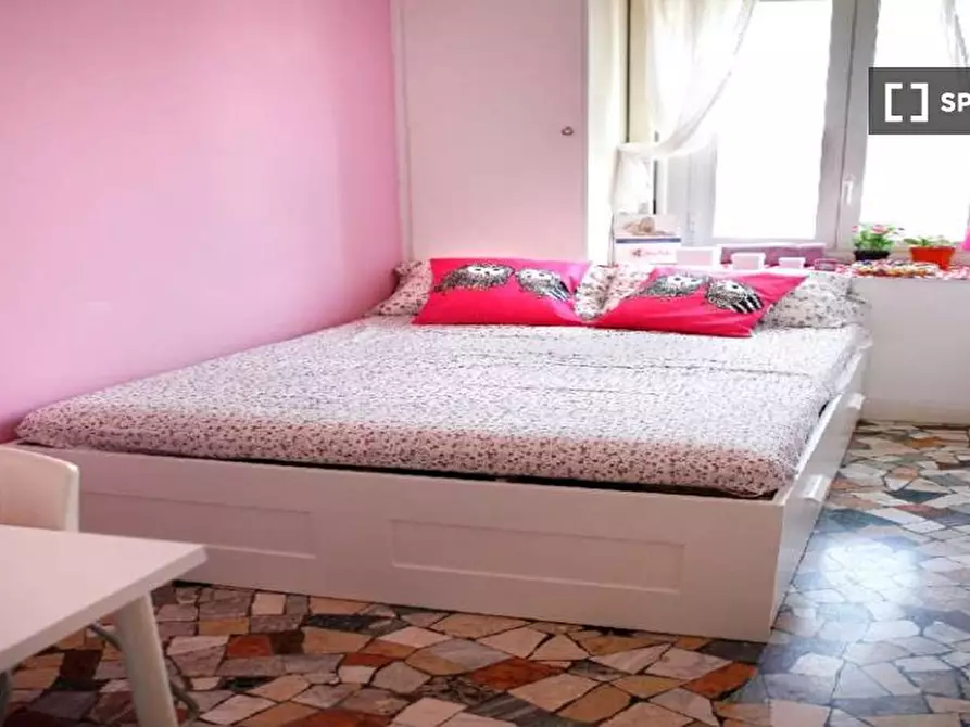 Immagine 1 di Camera condivisa in affitto  in Viale Romagna a Milano