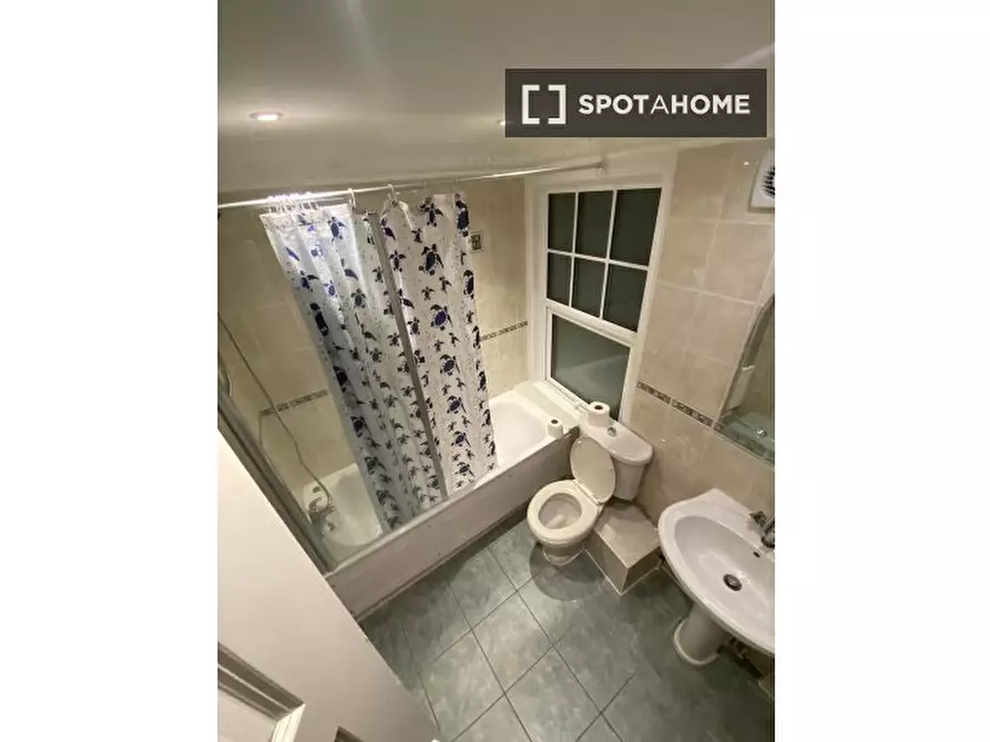 Immagine 3 di Camera condivisa in affitto  in Flat a Greenwich