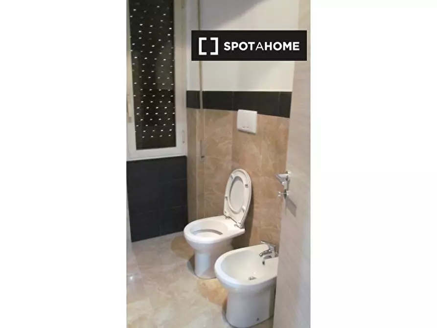 Immagine 3 di Camera condivisa in affitto  in Viale Vaticano a Roma