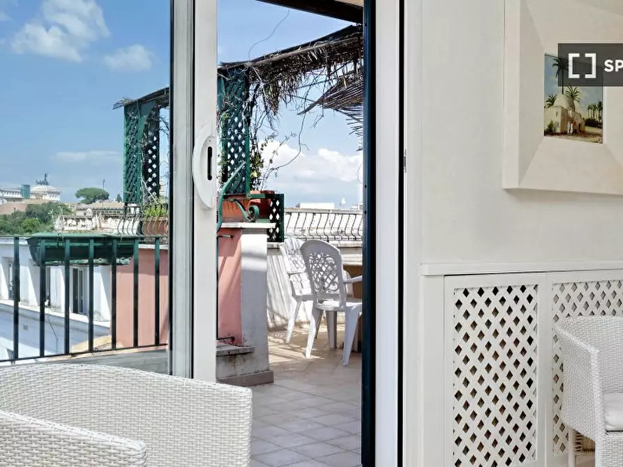 Immagine 7 di Appartamento in affitto  in Via della Botticella a Roma