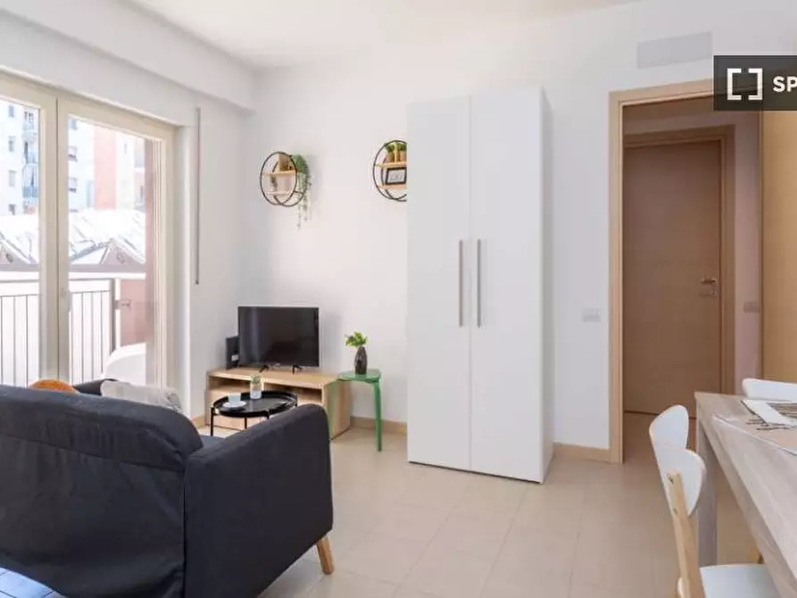 Immagine 12 di Camera condivisa in affitto  in Via Gardone a Milano