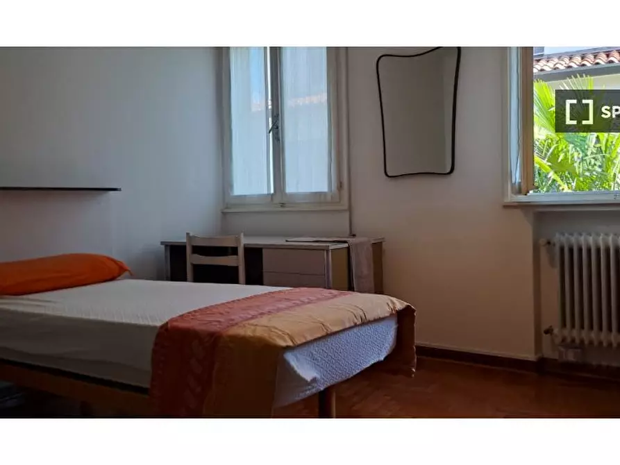 Immagine 2 di Camera condivisa in affitto  in Via Zara a Padova