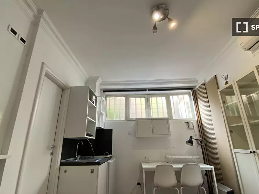 Immagine 10 di Appartamento in affitto  in Via Apuania a Roma
