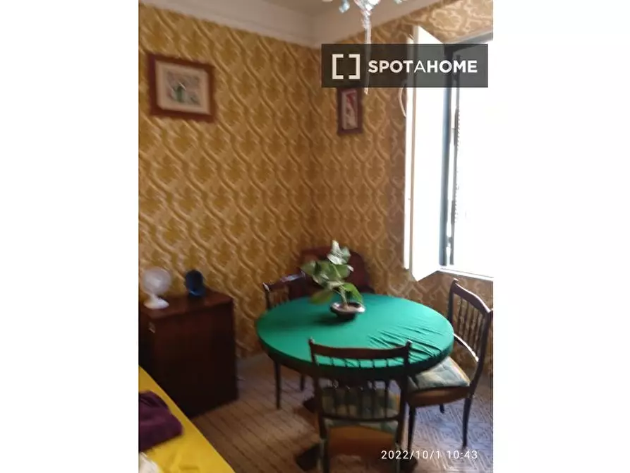 Immagine 1 di Camera condivisa in affitto  in Circonvallazione Gianicolense a Roma