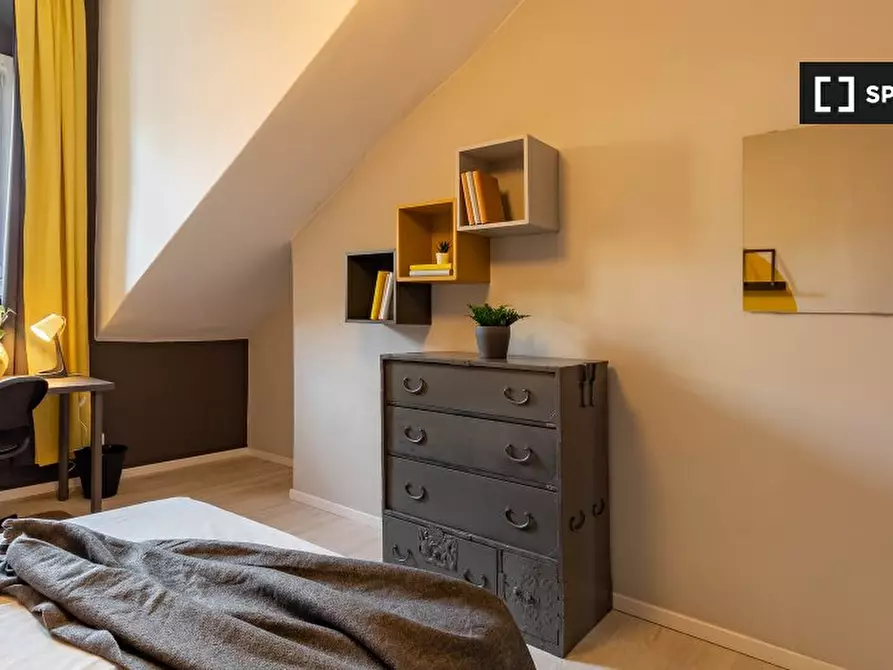 Immagine 2 di Camera condivisa in affitto  in Via Luigi Leonardo Colli a Torino