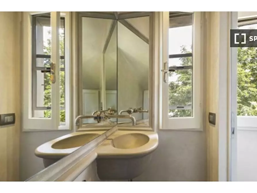 Immagine 18 di Appartamento in affitto  in Costa dei Magnoli a Firenze