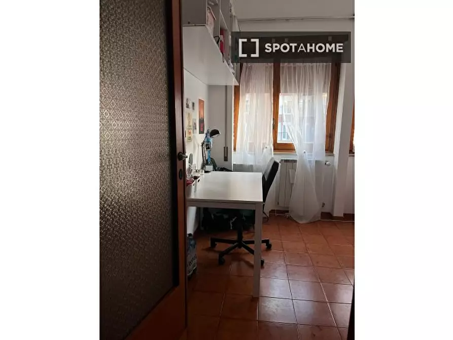 Immagine 7 di Camera condivisa in affitto  in Via Salvatore di Giacomo a Roma
