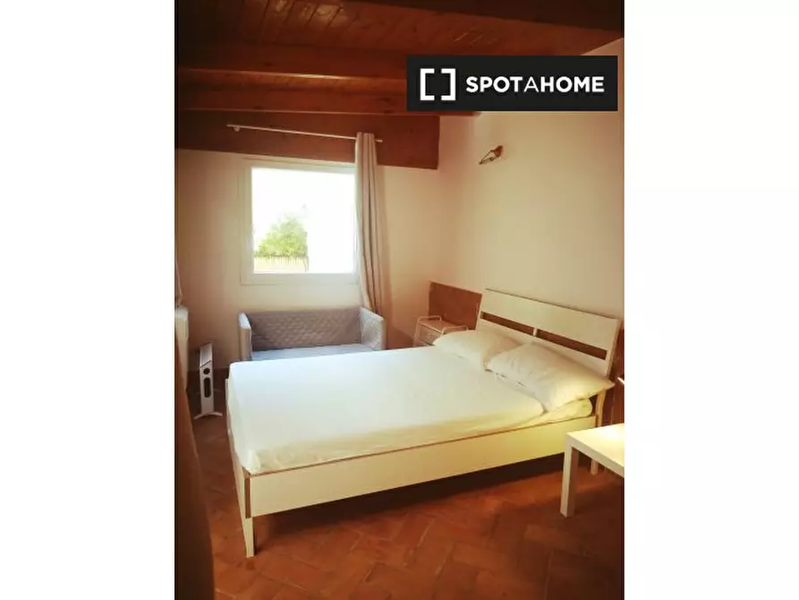 Immagine 3 di Camera condivisa in affitto  in Via Guattani a Roma